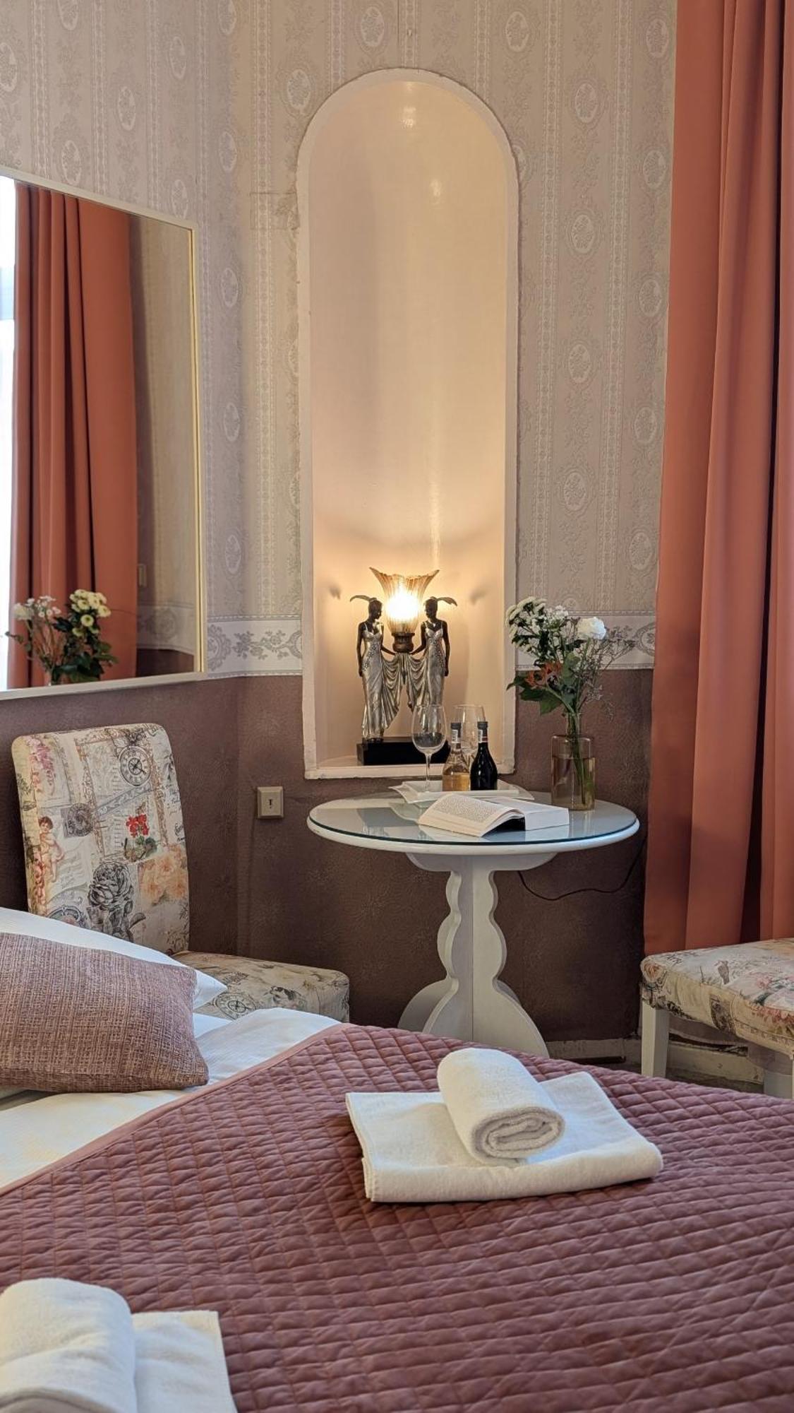 Hotel Pension Bella Berlin Eksteriør billede